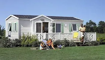 홀리데이파크 Les Pierres Couchees Saint-Brevin-les-Pins