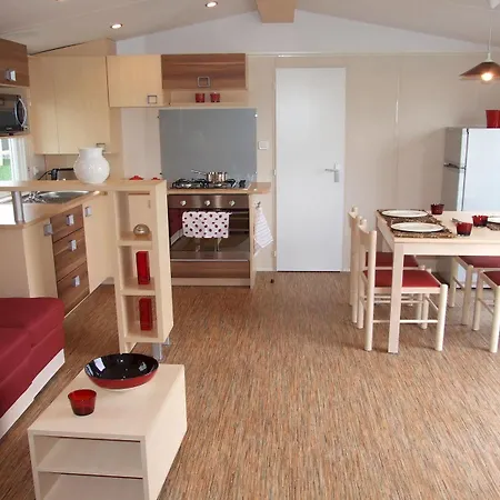 홀리데이파크 Les Pierres Couchees Saint-Brevin-les-Pins